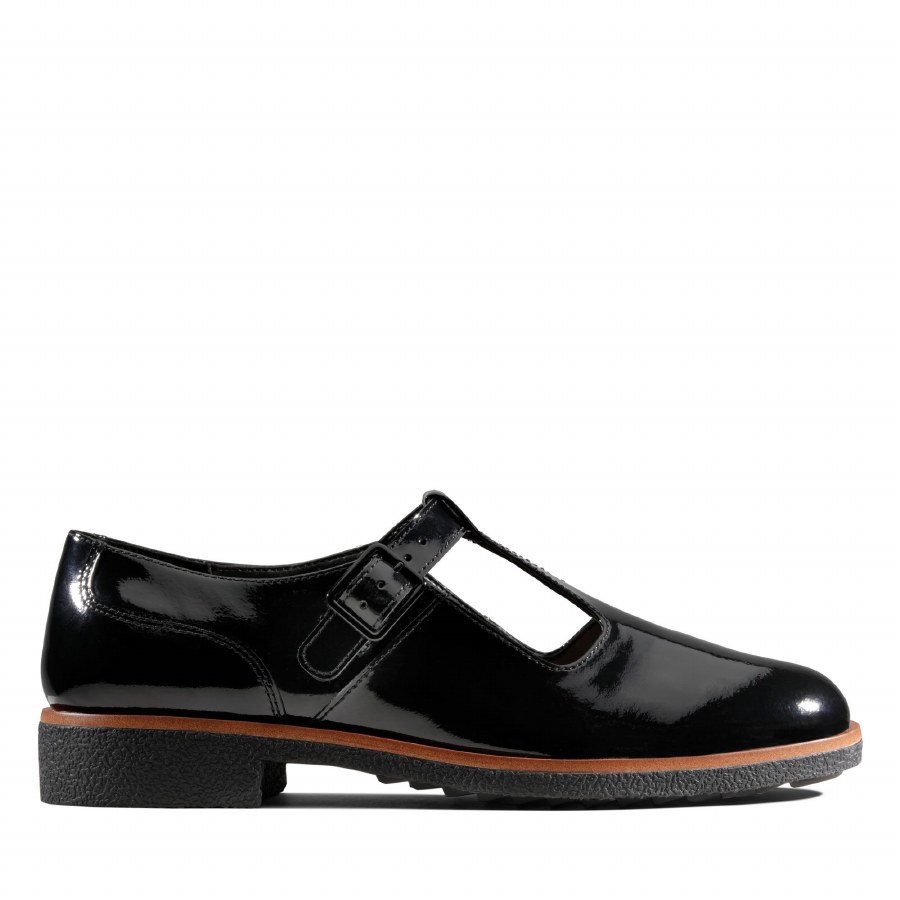 Black patent leather ladies hot sale shoes